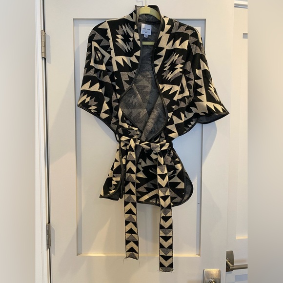 Aztec patterned tie sweater - Picture 1 of 4